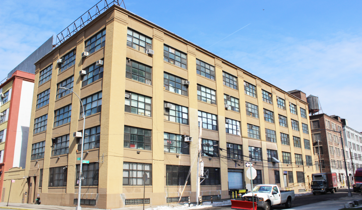 2 Exterior 21 21 41st Ave