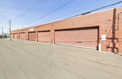 744 Clinton St 2inset 1 600x338px Copy@2x